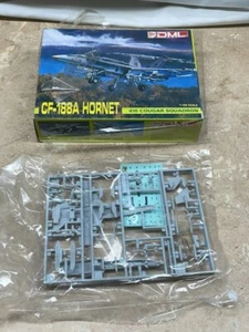 NUOVO 1990 DML 4522 Air Superiority CF-188A Hornet 410 Cougar Squadron Model Kit - Foto 1 di 12