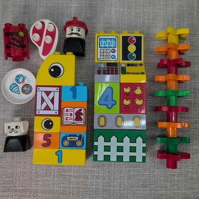 Lego Duplo Printed Bricks Blocks and Flower Bundle  - Lot of 30 pieces - Image 1 of 4