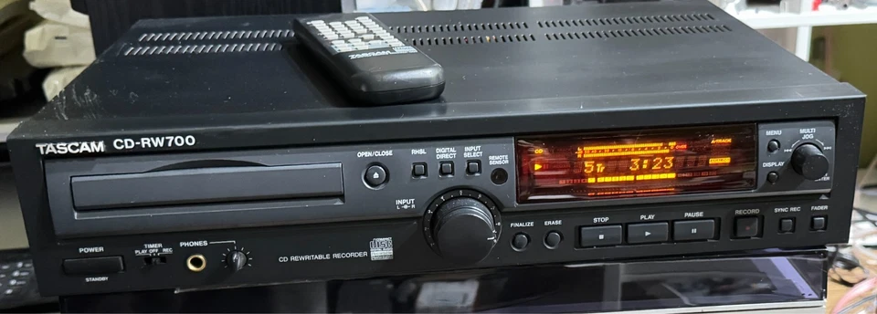 Tascam CD-RW700 Professional CD Recorder – Tested – With Remote – - Image 1 of 4