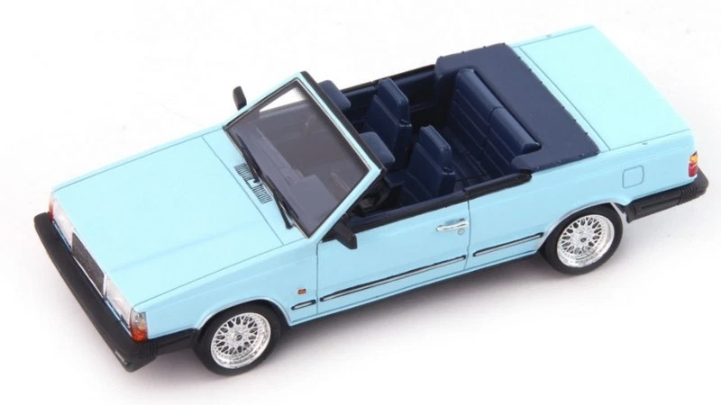 Volvo 760 GLE Mellberg 1985 Light Blue 1:43 AVENUE43 60135 - Immagine 1 di 1