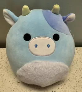Peluche nuovo con etichette Squishmallows 8” CLAYTON mucca 2023 scatola pranzo blu e bianco morbido fuzzy - Foto 1 di 8
