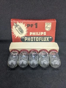 Philips Photoflux PF1 Flash Bulbs - Full box of 5 (untested) - Picture 1 of 3