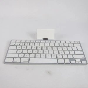 Apple iPad Keyboard Dock A1359 30-Pin 1st, 2nd Generation iPad Accessory - Picture 1 of 6