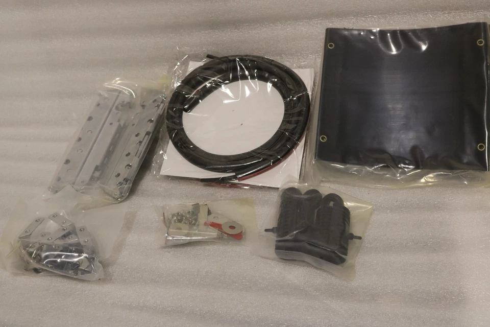 NUEVO DRAG SPECIALTIES HERRAJES S/BOLSA CON CORREA Y BLOQUEO 3501-1083 Foto 1 de 1