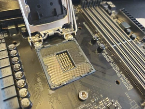 Gigabyte Z490 Vision D motherboard - not booting - red leds flash if powered - Photo 1/6