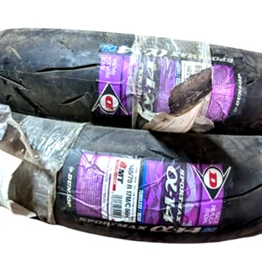 Dunlop 140/70R17M/C 66H α-14H Rear TL 327325 Race Replica Radial Tyres. - Picture 1 of 3