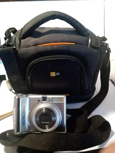 Case Logic Compact Camera Case Carrier, Zip Close, Adjustable Strap ,hand strap - Picture 1 of 3