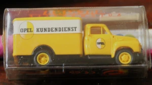 Camión de reparto Brekina 3521 Opel Kunderdienst escala HO - Imagen 1 de 4
