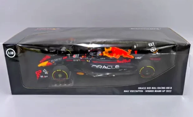 Minichamps Red Bull RB18 #11 Perez 1st Pole Saudi Arabian GP 2022 1/18 110220011