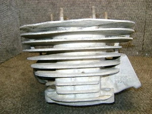 YAMAHA YZ465 YZ 465 1980 CILINDRO JARRA BARRIL 3R5-11311-00-00 AHRMA VINTAGE - Imagen 1 de 13