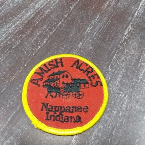 Amish Acres Nappanee Indiana toppa ricamata rotonda rossa e gialla souven vintage - Foto 1 di 4
