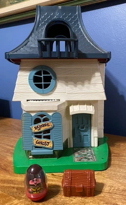 Vintage Hasbro Weebles Haunted House Mansion #580 w/ Witch & Chest 1976 - Image 1 of 4
