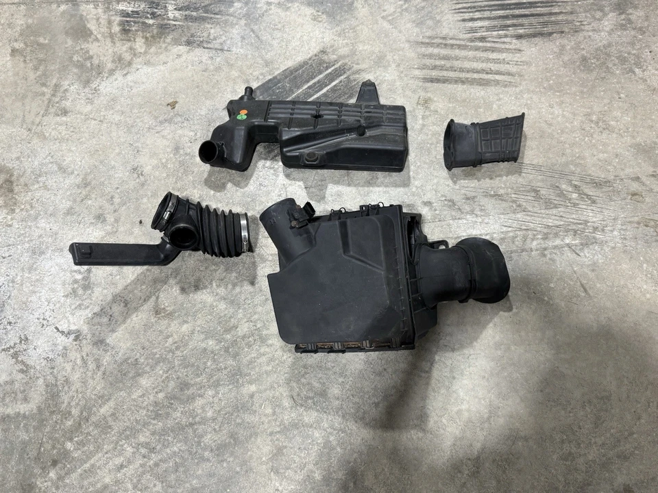 Cadillac SRX 2012-2016 filtro de admisión filtro de aire completo carcasa 3,6 L OEM Foto 1 de 1