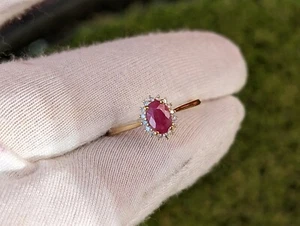 9CT 375 YELLOW GOLD RUBY & DIAMOND HALO RING SIZE P - Picture 1 of 9