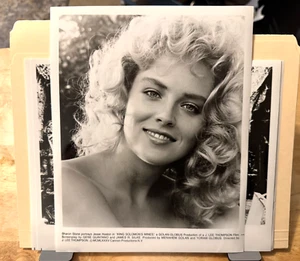 KING SOLOMON'S MINES 1985 Movie Press Kit - 7 foto promozionali in bianco e nero - Cannon Films - Foto 1 di 7