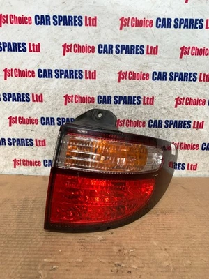 LUZ TRASERA EXTERIOR LADO DEL CONDUCTOR TOYOTA PREVIA MPV 5 PUERTAS GLS MK2 ACR30 2002 Foto 1 de 4