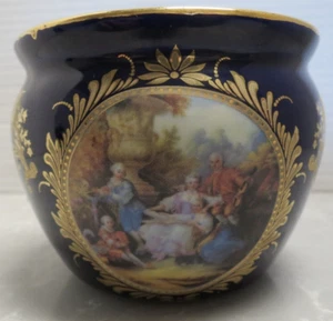 LIMOGES Porcellana Blu Cobalto Accenti Oro Mini Vaso Vaso Scena Vittoriana Giardino - Foto 1 di 7