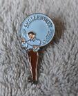 SMOLLENSKY'S BAR & RESTAURANT,  LONDON, Vintage Collectors Enamel Pin Badge