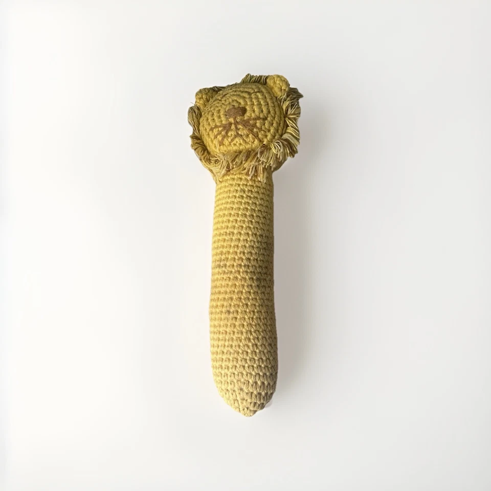 Детская погремушка Albetta вязаный крючком лев • 100% хлопок • мягкая игрушка ручной работы • желтая - Изображение 1 из 2