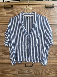 Evereve Blue And White Shirt Sleeve Striped Button Up Shirt Size Large - Picture 1 of 4