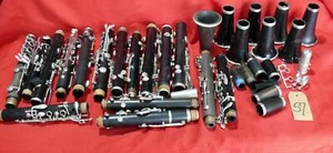 Clarinet parts. Photo shows parts of this auction. Signet, Vito, Conn. (Lot 57) - Picture 1 of 1