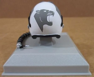 Armour Pilot Helmet HGU 55P U.S. Navy “Wildcats” Die-Cast 1:8 Scale NEW Art 6058 - Picture 1 of 12