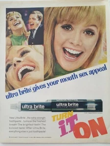 1967 pasta de dientes ultra británica da a tu boca atractivo sexual anuncio vintage - Imagen 1 de 1