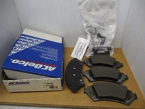 Disc Brake Pad Set-Semi-Metallic Front ACDELCO Professional Durastop 17D818MH - Picture 1 of 2
