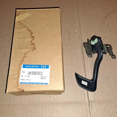 NOS GM 1995-2004 Chevrolet GMC Blazer S10 Jimmy Sonoma Door Handle # 15997813  - Image 1 of 4