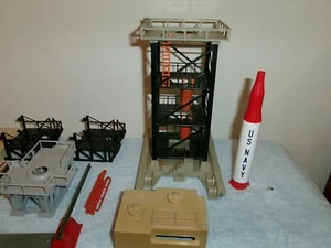 Lionel Postwar No. 175 Rocket Launcher - Picture 1 of 22