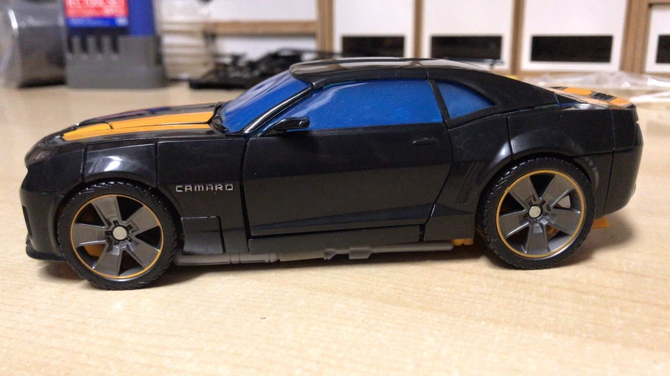 Transformers Bumblebee Dark Of The Moon  - Immagine 1 di 4