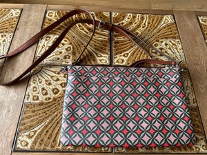 Fossil Geometric Leather Crossbody Bag Purse Zip Top VGC - Picture 1 of 4