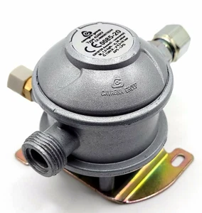 RV LPG Caravan Motorhome Gas Regulator Bulkhead 30mbar with 10 mm Outlet - Picture 1 of 3