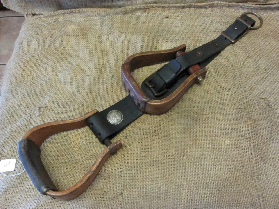 Винтажная настенная вешалка с крапивой деревянные стремена РЕДКАЯ антикварная уздечка для лошади 10518 - Изображение 1 из 1