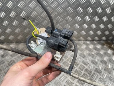 Electroválvula embrague rueda libre Mitsubishi L200 2.5TDi 2006-2010 GENUINA Foto 1 de 4