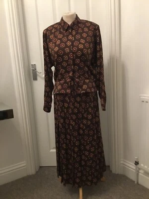 WINDSMOOR SKIRT & MATCHING TOP.  SIZE: UK 12. - Image 1 of 4