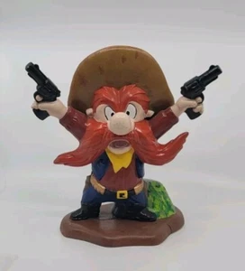 1975 Warner Brothers Yosemite Sam Ceramic Statue Figurine 11"  Vintage & Sticker - Picture 1 of 10