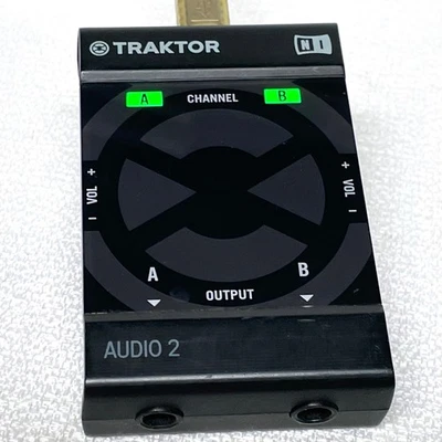 Native Instruments TRAKTOR Audio 2 MK2 - Portable Audio / DJ  Interface - Bild 1 von 4