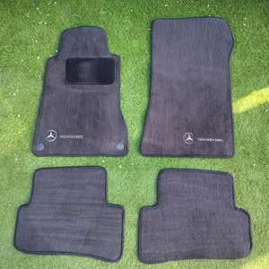Alfombrillas originales Mercedes-Benz W203 C55 C32 C230 C240 C280 C320 2001-2006 - Imagen 1 de 6