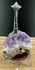 SEATTLE WORLD FAIR SPACE NEEDLE amethyst - Picture 1 of 8