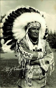 Tocado RPPC Chief Odawa Nativo Americano Postal con Foto Real - Imagen 1 de 2