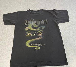 Camiseta Harry Potter Desteñida Negra Voldemort “El que no debe ser nombrado”—Mediana - Imagen 1 de 9