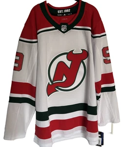 Camiseta Adidas New Jersey Devils Taylor Hall 56 2XL Heritage Retro Blanco Verde - Imagen 1 de 7