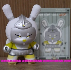 Kidrobot 3"Dunny Post Apocalypse Series 2013 Huck Gee Cyborg Geisha Silver Vinyl - Picture 1 of 3