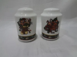 International China  A Christmas Story - Salt and Pepper Shakers Stopper Broken - Picture 1 of 6