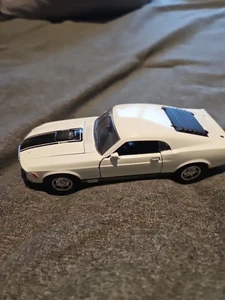 Vintage Signature 1970 Ford Mustang Mach 1 White 1:32 Loose VHTF SS 6714 - Picture 1 of 6