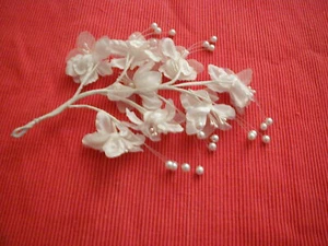 MILLINERY BRIDAL HEAD PIECE FAUX PEARLS SILK FLOWERS HAIR PIECE - Picture 1 of 5