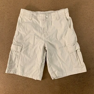IZOD Boys Size 6 Sand Elastic Waist Cargo Shorts New - Picture 1 of 3