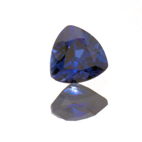 Созданный в лаборатории синий сапфир (5 мм - 7 мм) в форме триллиона  - Изображение 1 из 1