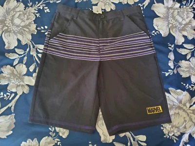 Pantalones cortos negros de Disney Marvel Comics para niños con acento a rayas talla 7/8 Foto 1 de 4